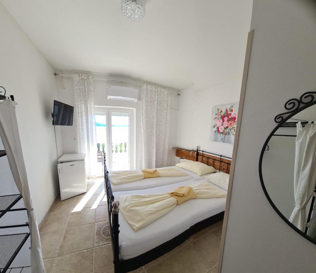 Bed & Breakfast Barbara Novi Vinodolski Exterior foto